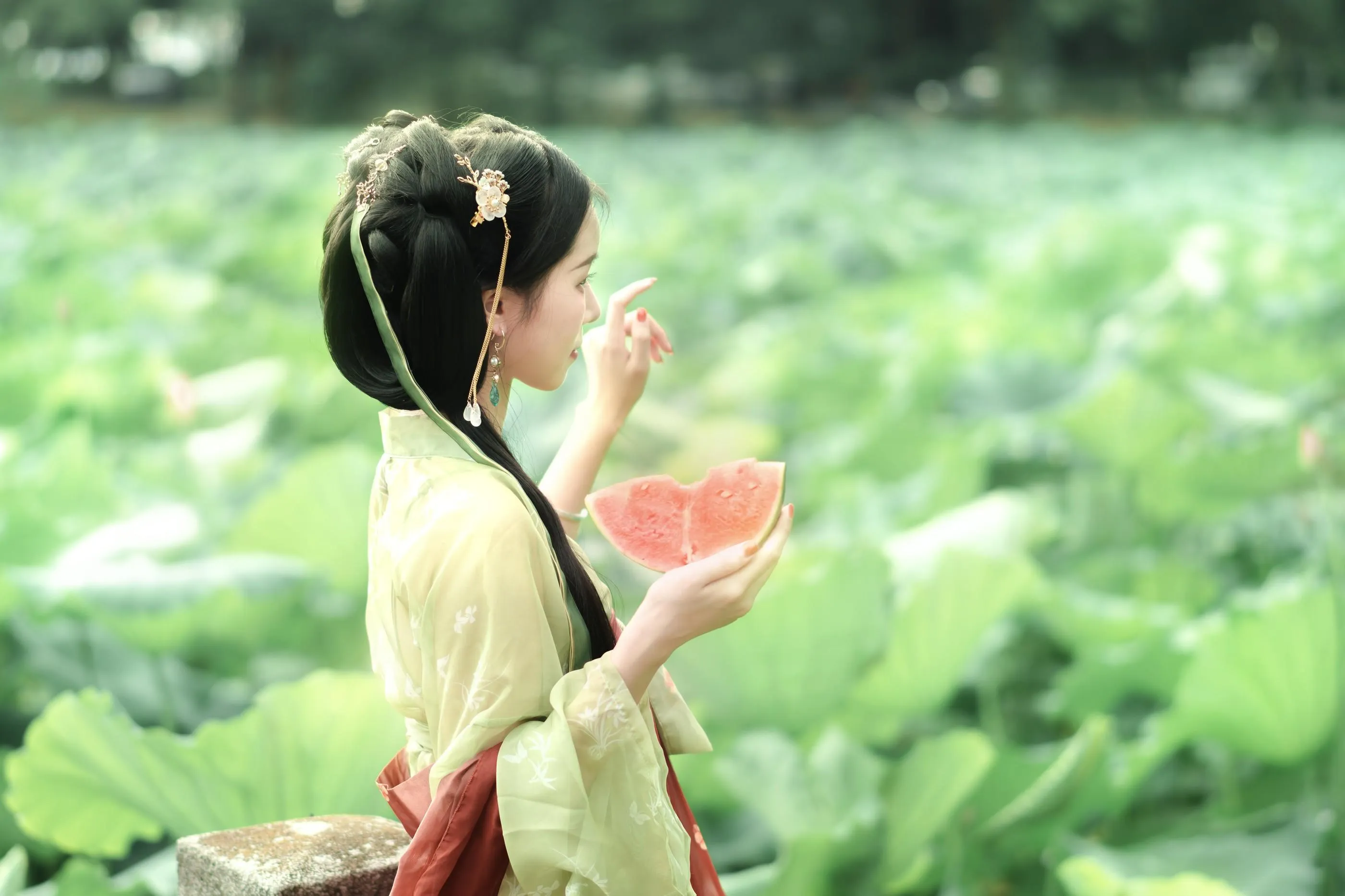[YITUYU艺图语]2022.09.24 夏荷 仓央是大魔王 [21P]插图9
